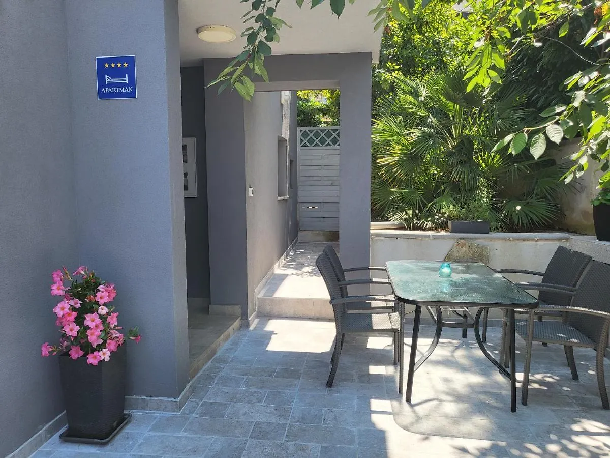 Vigo Apartman Pola 0*,  Croazia