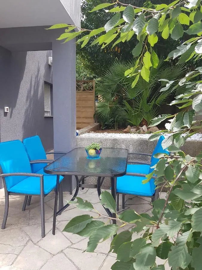Vigo Apartman Pola 0*,